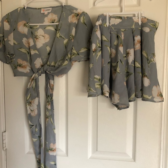 🦋Adorable pastel blue set🦋 - Picture 2 of 5